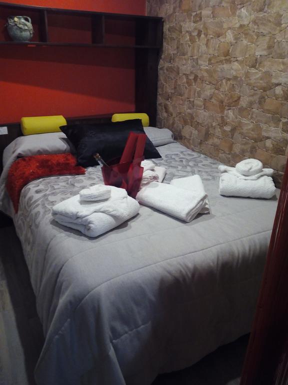 Loft "Coqueto" Rojo Apartamento Ubrique Exterior foto